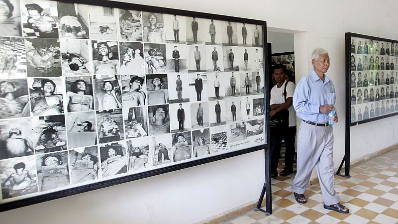 24 horas - En algún lugar del tiempo | Los Jemeres Rojos - Escuchar ahora