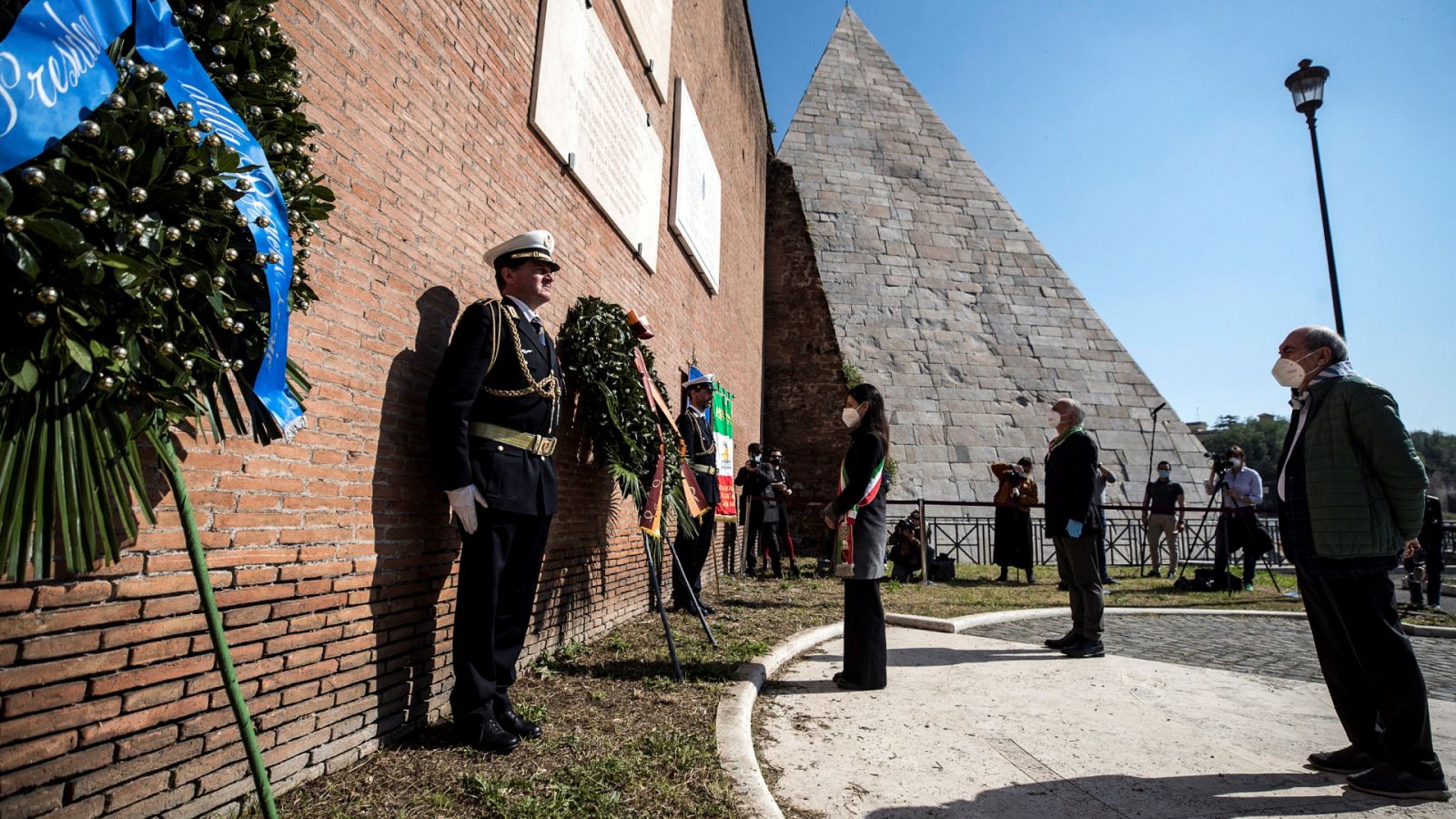 14 horas Fin de Semana - Italia celebra el Día de la liberación desde casa - Escuchar ahora