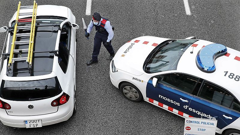Boletines RNE - Detenido un hombre en Barcelona por la muerte de tres indigentes - Escuchar ahora