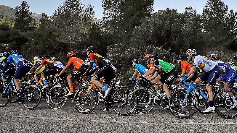 Boletines RNE - La Vuelta a España 2020 saldrá desde Irún - Escuchar ahora