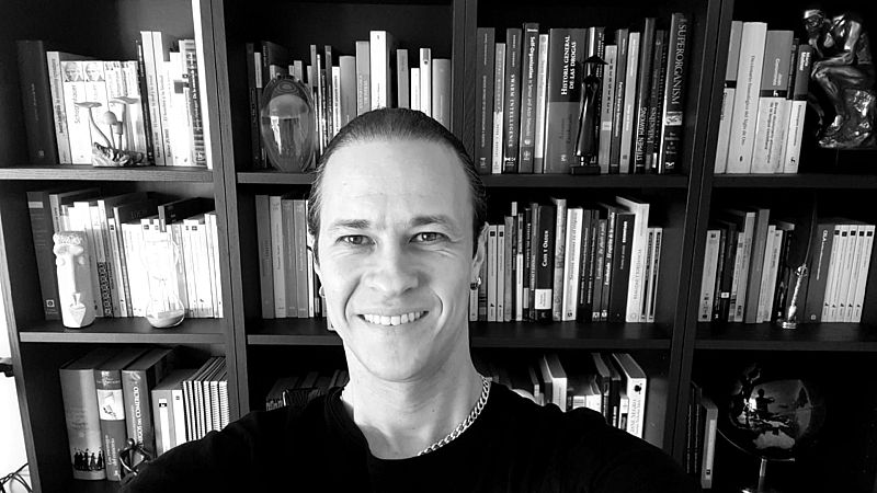 El ojo crítico - 'Memento mori', 12 breves ensayos para pensar la cotidianidad - Escuchar ahora