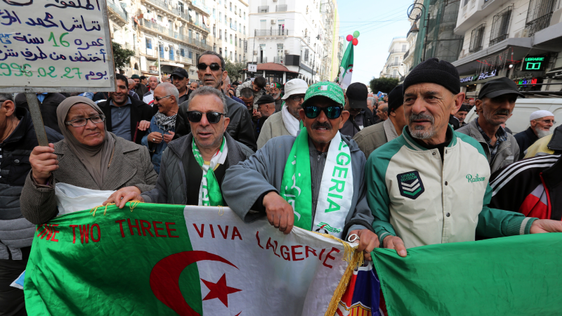 Reportajes 5 Continentes - Argelia sigue exigiendo cambios tras la era Bouteflika - Escuchar ahora