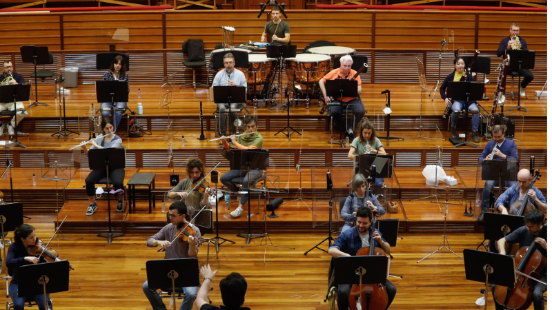 El ojo crítico - Cómo volver a poner una orquesta en el escenario con seguridad sanitaria - Escuchar ahora