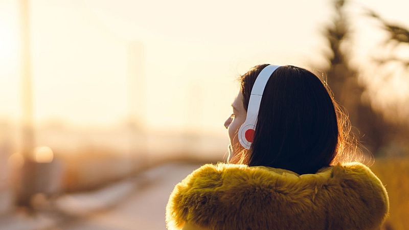 Solamente una vez - Banda sonora para tus paseos - Escuchar ahora