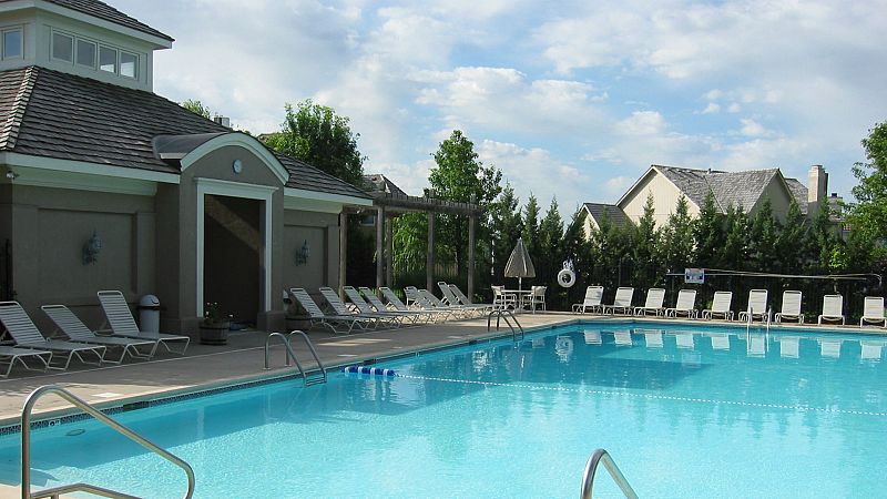 Las mañanas de RNE con Íñigo Alfonso - El difícil equilibrio de la apertura de piscinas comunitarias - Escuchar ahora