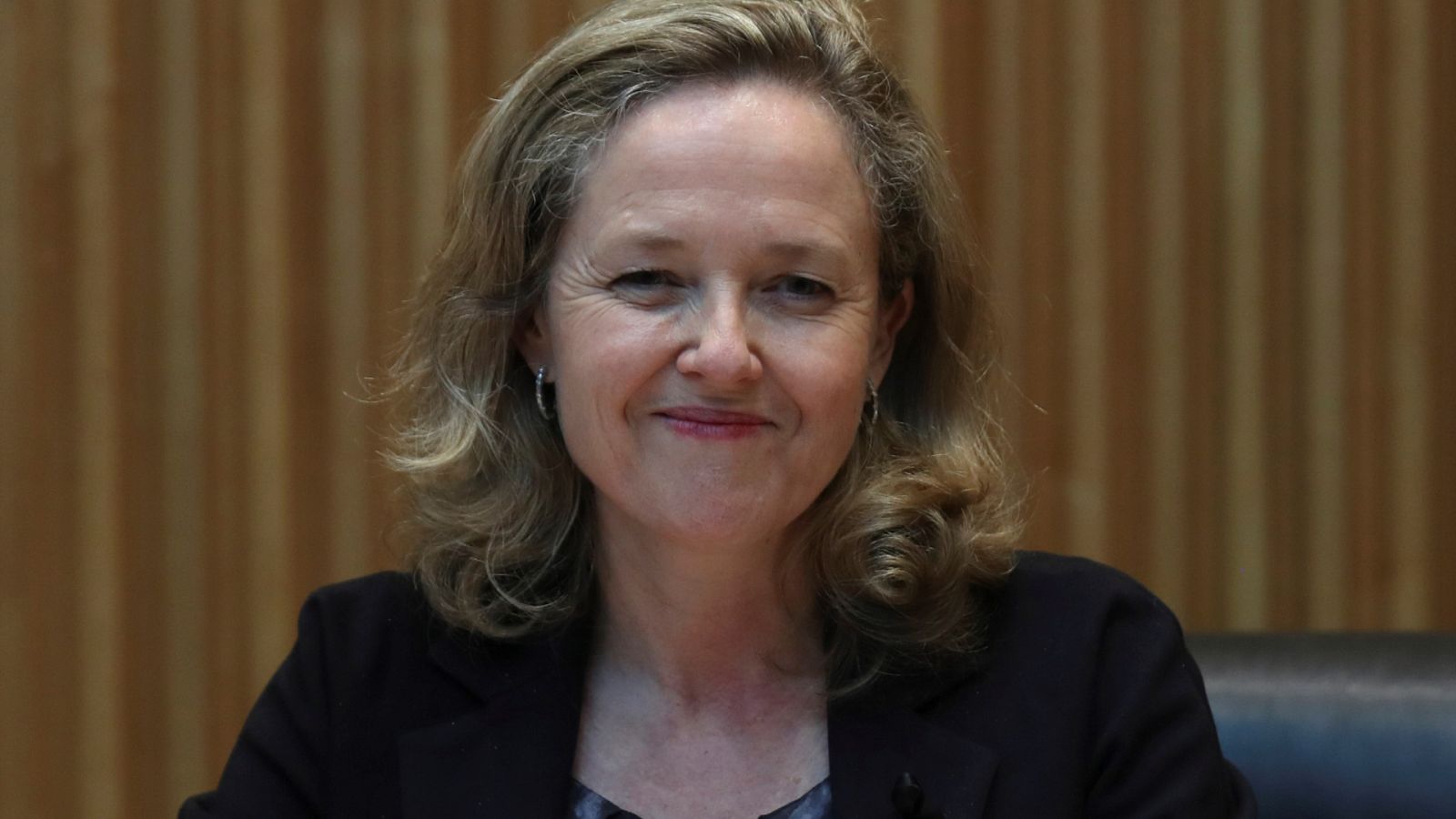 Boletines RNE - Calviño detalla los pasos a seguir para la recuperación económica - Escuchar ahora