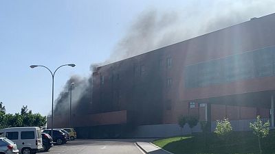 Boletines RNE - Un incendio obliga a desalojar el hospital de Hell�n, Albacete - Escuchar ahora