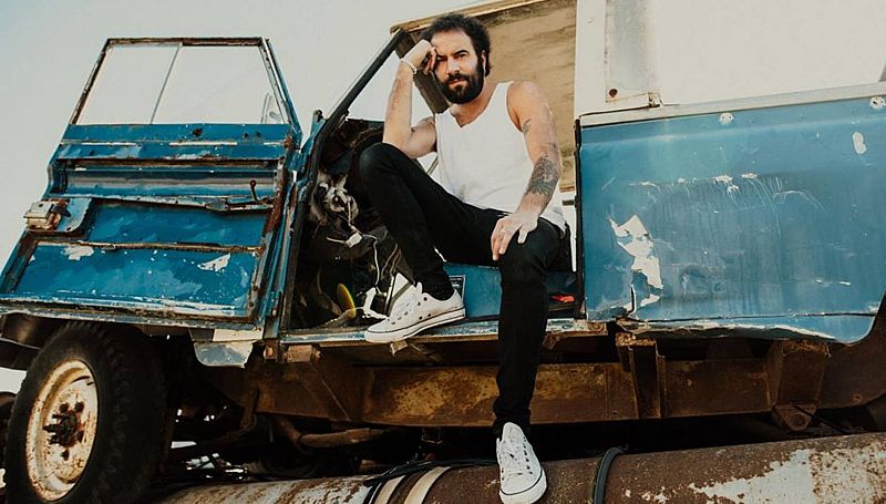 Las mañanas de RNE con Íñigo Alfonso - El Canijo de Jerez canta al reencuentro de las personas en "Besos de flores" - Escuchar ahora