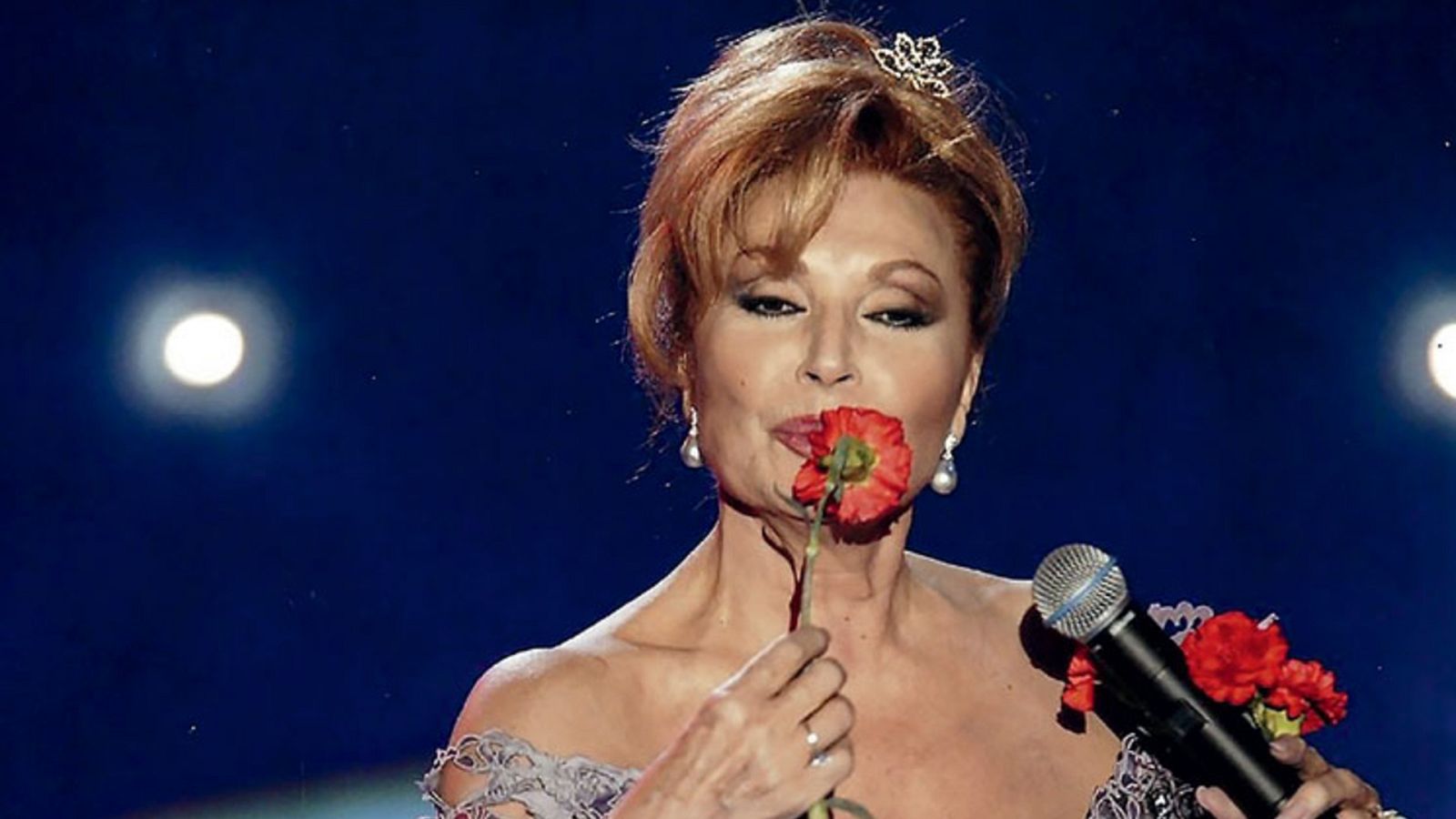 24 horas fin de semana - 20 horas - "Canta, Rocío canta" biografía de 'la más grande' en el aniversario de su muerte - Escuchar ahora