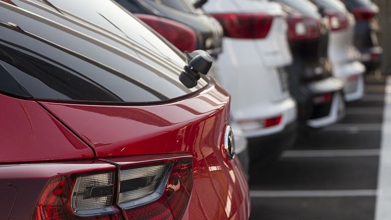 Boletines RNE - Un 43% de españoles piensa comprar un coche tras la pandemia