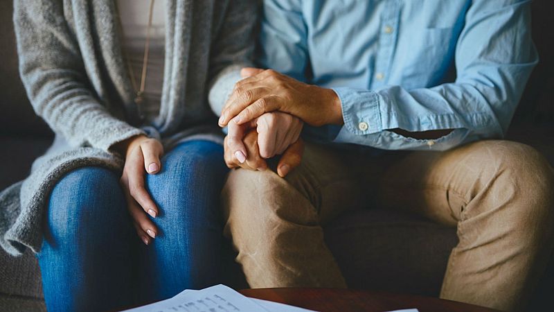 Las mañanas de RNE con Íñigo Alfonso - María y su marido ya han cobrado el ERTE pero son muchos los que esperan - Escuchar ahora