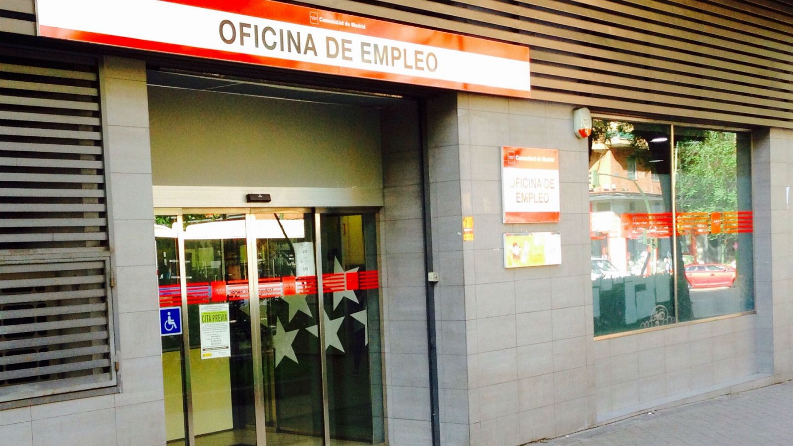 14 horas - El paro subió en mayo en 26.500 personas, por debajo de los incrementos de marzo y abril - Escuchar ahora