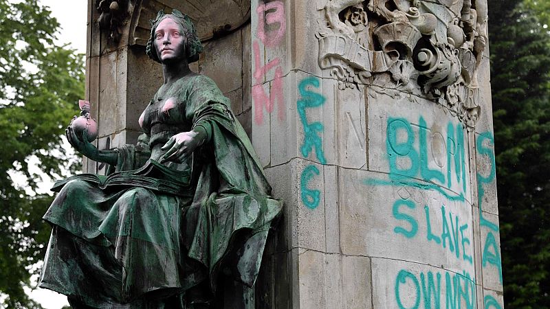 14 horas - Julián Casanova: "Quien revisa la historia desde la política, desprecia el conocimiento" - Escuchar ahora