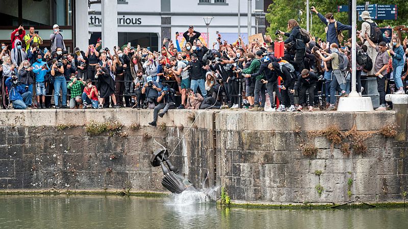 14 horas - Reino Unido debate qué estatuas se deben retirar del espacio público
