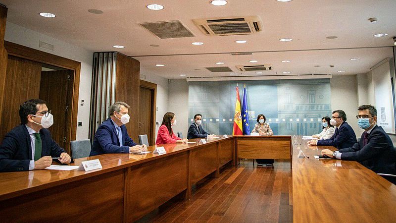 14 horas - Gobierno y Ciudadanos escenifican su acercamiento con una reunión en La Moncloa
