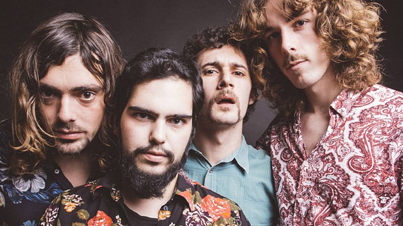 Solamente una vez - Lo nuevo de Los Estanques - Escuchar ahora