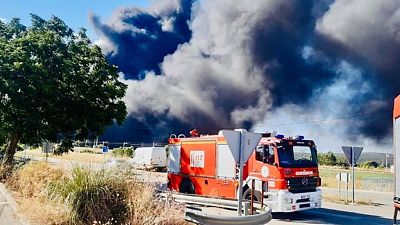 Boletines RNE - Aparatoso incendio en las instalaciones de una empresa en Ja�n - Escuchar ahora