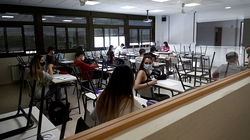 "La falta de consenso sobre educación empeora los resultados de los alumnos y desmotiva a los profesores" - 14 horas | Escuchar