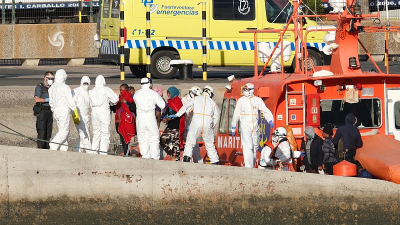 Boletines RNE - 11 nuevos casos de coronavirus entre los migrantes rescatados en Canarias - Escuchar ahora