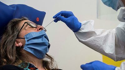 Las ma�anas de RNE con ��igo Alfonso - Arag�n decreta la vuelta a fase 2 de tres comarcas de Huesca por el rebrote en una empresa hortofrut�cola  - Escuchar ahora