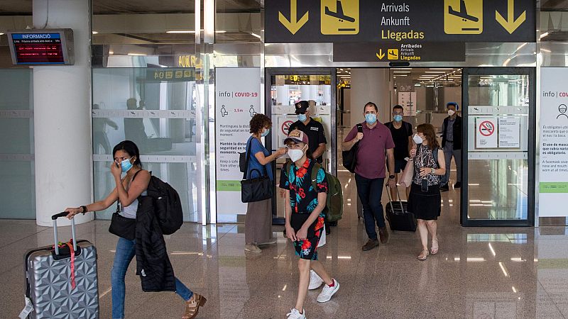 14 horas - "Hay que decidir si esto es una responsabilidad de los Estados o del conjunto de la UE"