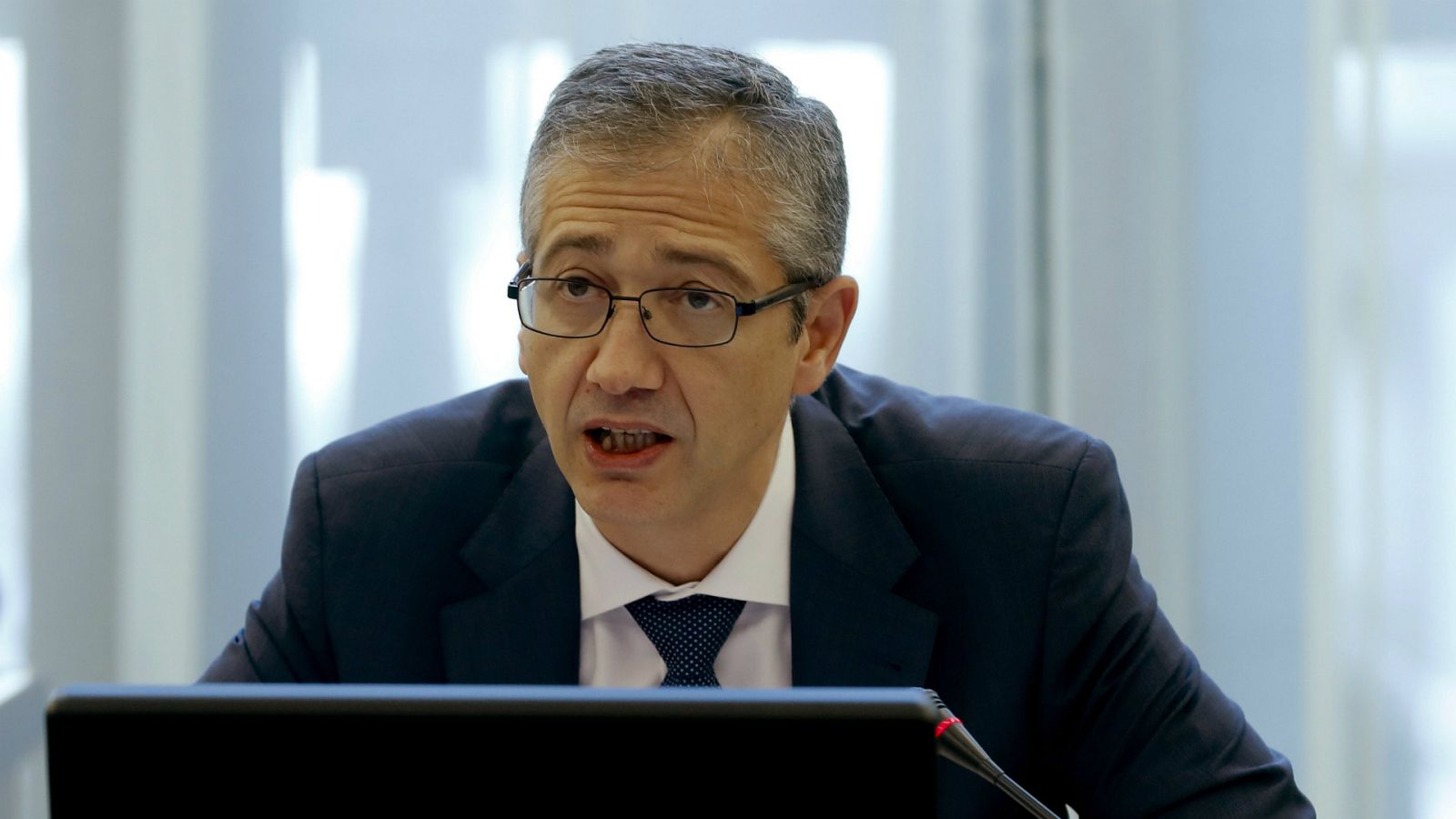 14 horas - El Banco de España alerta de que la crisis se cebará con las mujeres y los jóvenes - Escuchar ahora