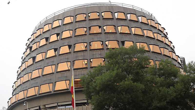 Boletines RNE - El TC declara inconstitucional el pago fraccionado del impuesto de sociedades por parte de empresas - Escuchar ahora