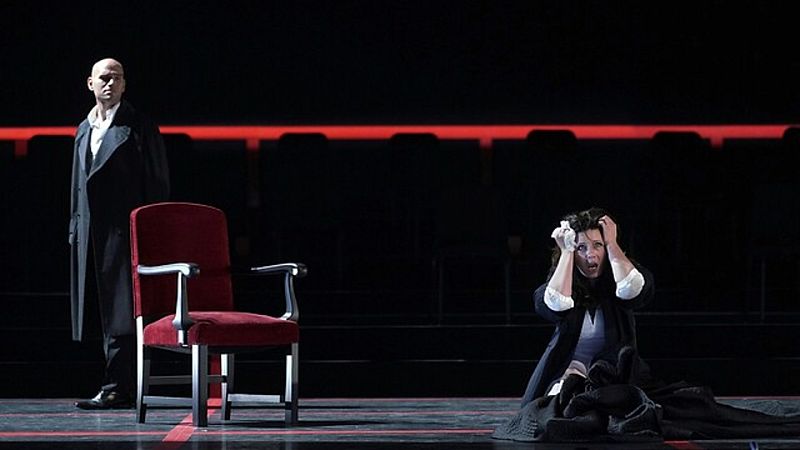 Por tres razones - La Traviata inaugura la temporada del Teatro Real