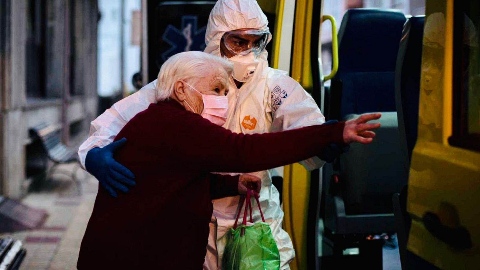 No es un día cualquiera - Las residencias de mayores, 'Cingla' y librerías de Santiago - Tercera hora - 05/07/2020 - escuchar ahora