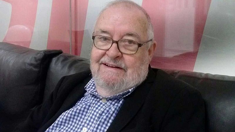 El gallo que no cesa - José Luis García Sánchez y sus memorias a golpe de tuit - Escuchar ahora