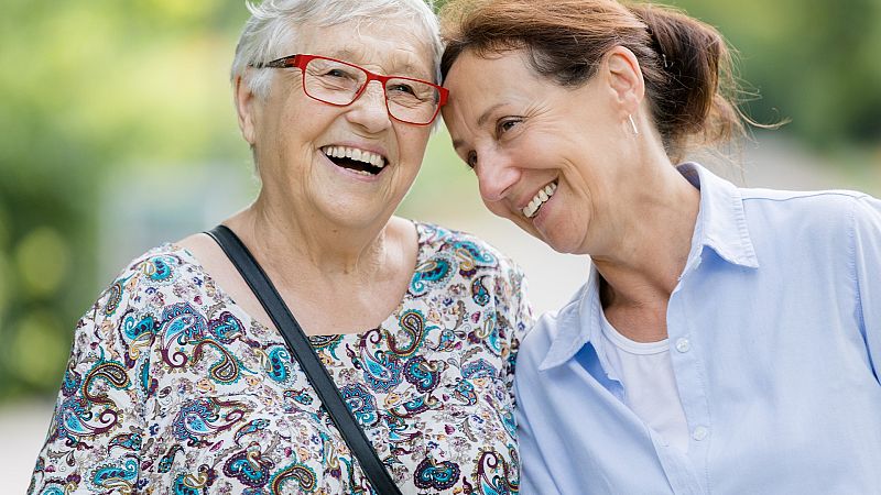Todo noticias tarde - ¿Quién cuida a las que cuidan? - Escuchar ahora