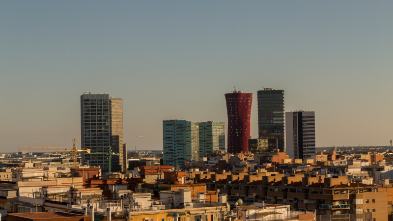 24 horas - La Generalitat recomienda el confinamiento en tres barrios de l'Hospitalet - Escuchar ahora