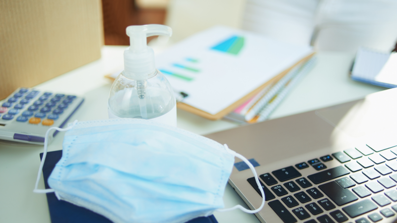 Boletines RNE -  El contagio por COVID-19 deja de ser accidente laboral para el personal sanitario