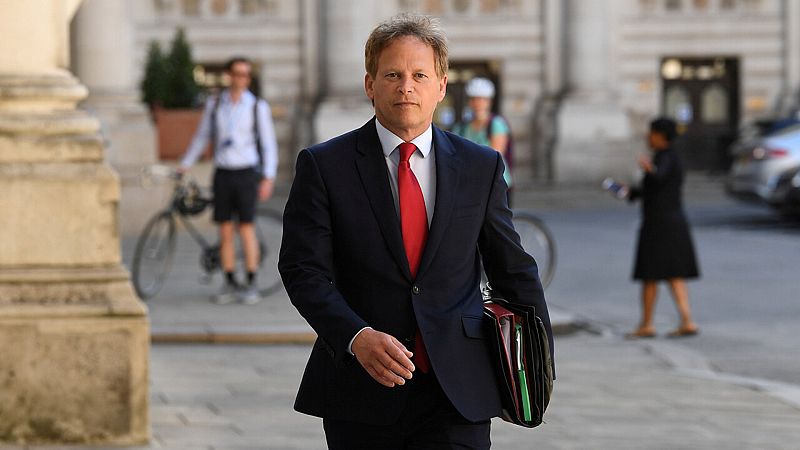 14 horas fin de semana - Las agencias de viajes británicas piden reconsiderar la decisión con Canarias y Baleares