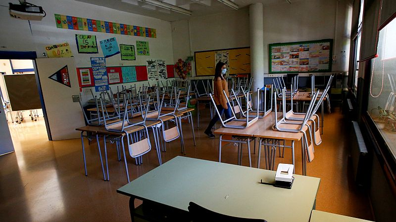 Boletines RNE - Unidas Podemos pide que el fondo COVID se destine a contratar profesorado - Escuchar ahora