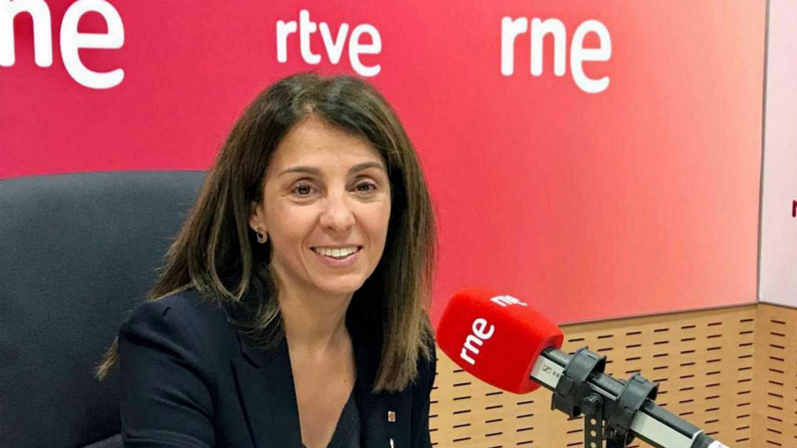 Las mañanas de RNE con Íñigo Alfonso - Cataluña no descarta pedir el estado de alarma y reclama una ayuda estatal para las familias que tengan que quedarse en casa con sus hijos - Escuchar ahora