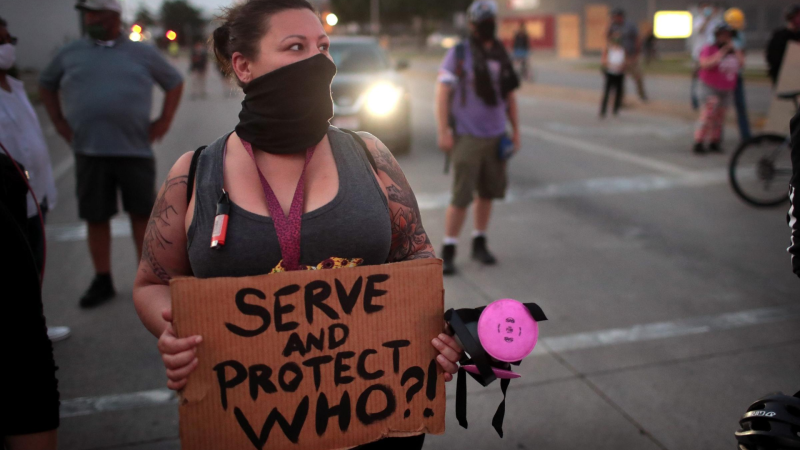 24 horas - Las manifestaciones persisten en el estado Wisconsin - Escuchar ahora