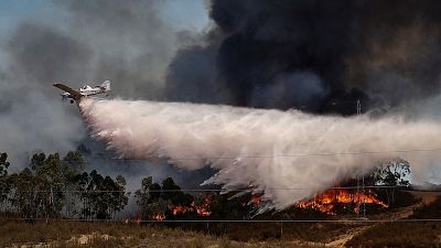 24 horas fin de semana - 20 horas - Mejoran las condiciones para controlar en las pr�ximas horas el incendio de Huelva, el m�s importante de Andaluc�a - Escuchar ahora