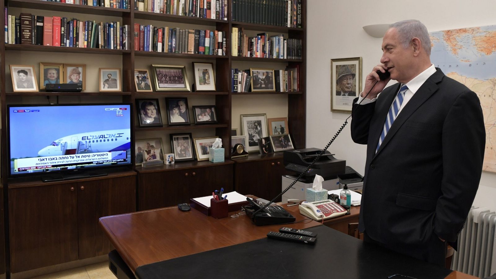 Cinco Continentes - Vuelo comercial histórico entre Israel y los Emiratos Árabes - Escuchar ahora