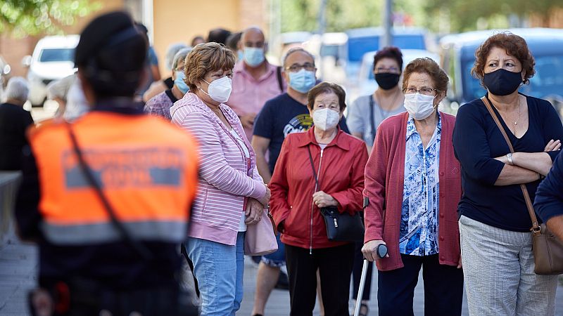 Sanidad notifica casi 9.000 nuevos casos de COVID-19 - Noticias RNE | Escuchar