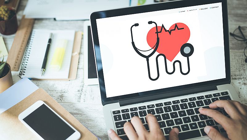 Con bata blanca - Rehabilitación cardiaca 'online' - 11/09/20