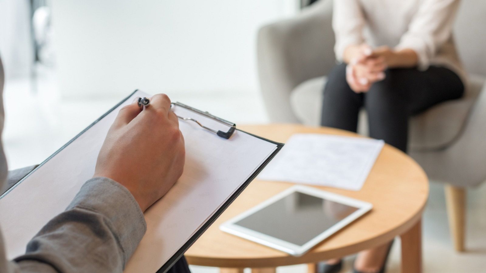 24 horas - Psicólogo: "Los niños y los mayores son los más afectados por la pandemia" - Escuchar ahora