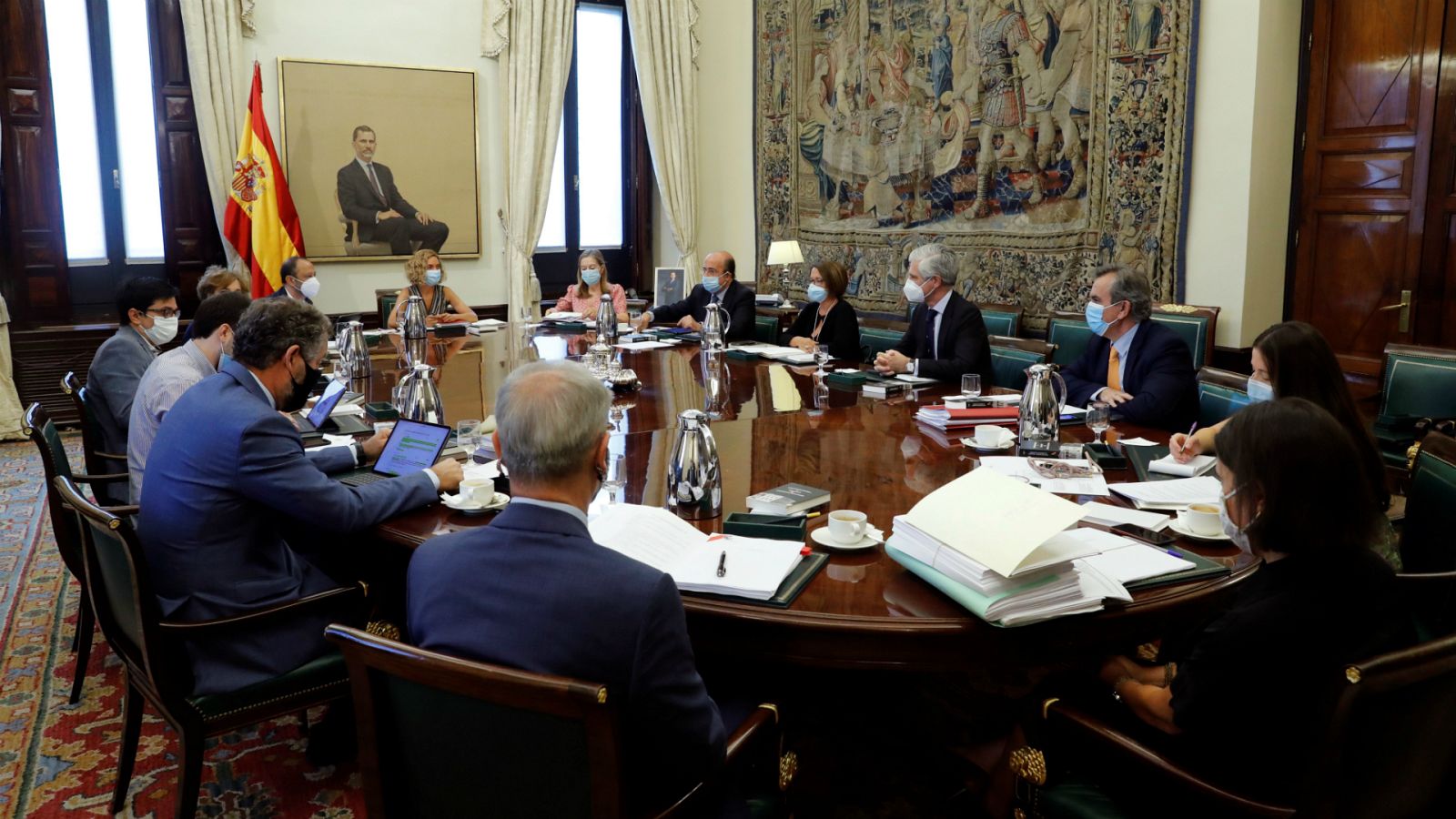 Boletines RNE - El Congreso inicia los trámites para crear una comisión de investigación sobre el 'caso Kitchen' - Escuchar ahora