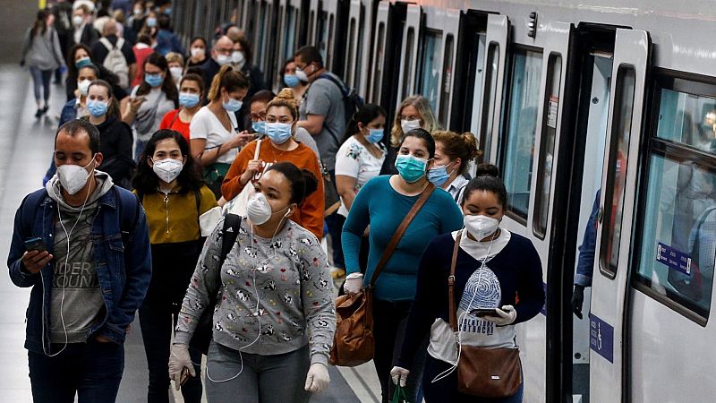 Boletines RNE - Sanidad añade más de 14.000 nuevos positivos al cómputo global, 4.697 en las últimas 24 horas - Escuchar ahora