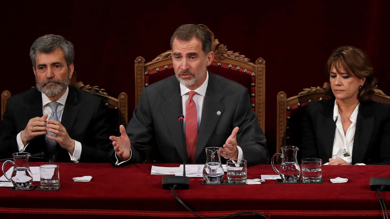 14 horas - Los jueces piden explicaciones al Gobierno por la ausencia del rey en un acto en Barcelona - Escuchar ahora