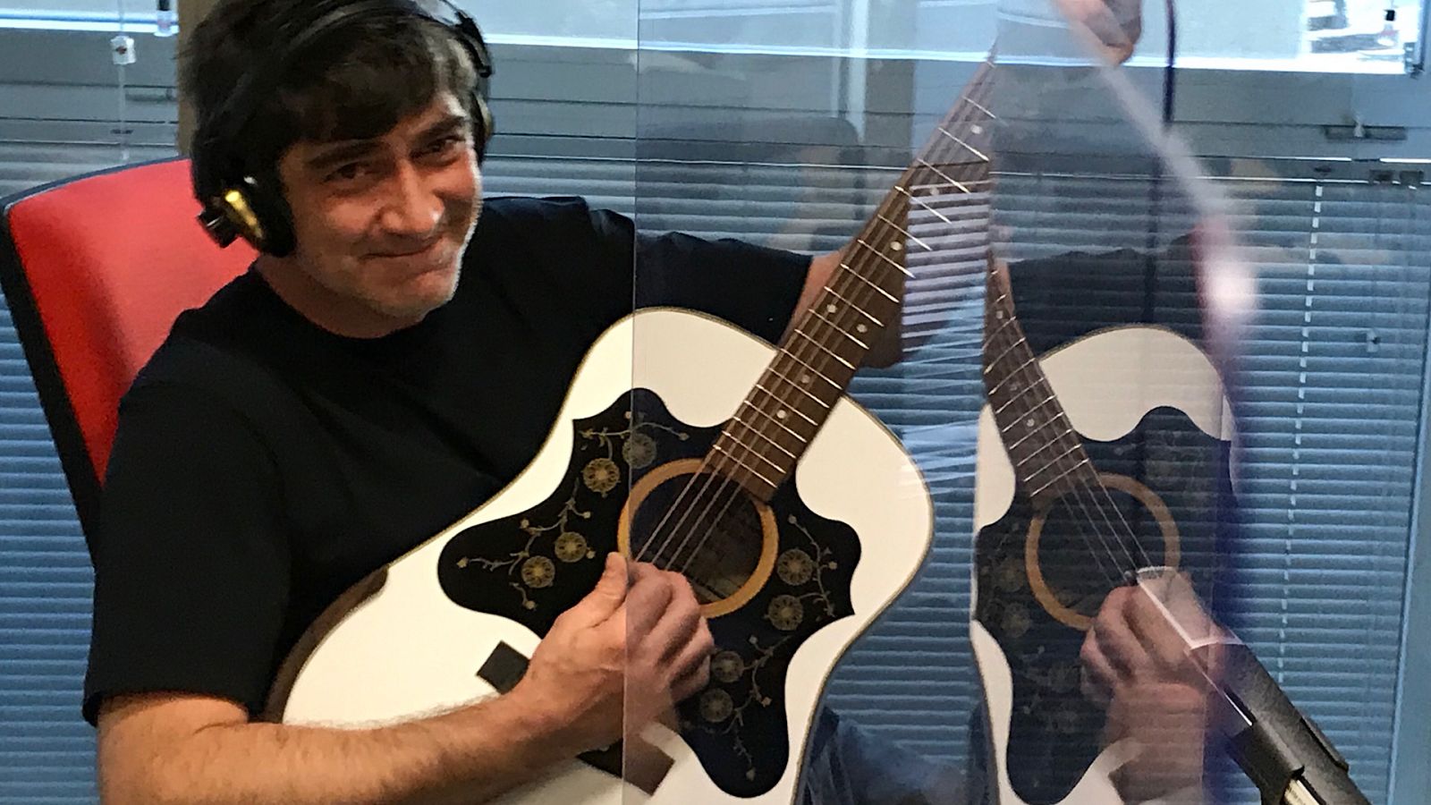 Entre dos luces - Capitán Elefante, en acústico - 25/09/20 - escuchar ahora