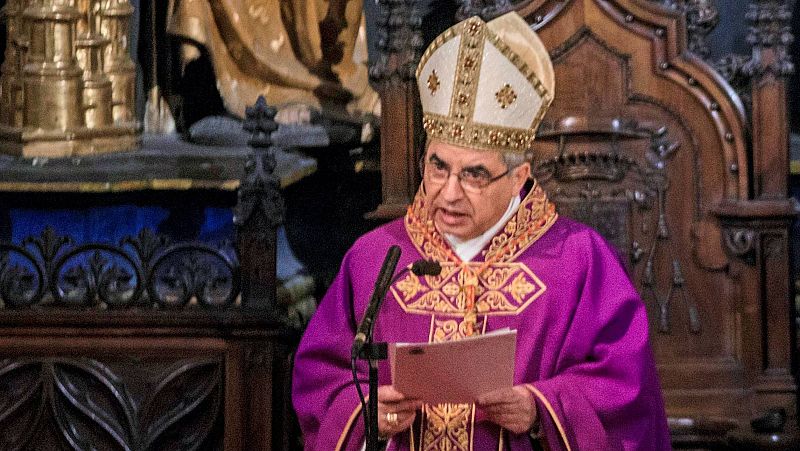 14 horas - Dimite el cardenal Becciu, relacionado con un caso de corrupción en el Vaticano