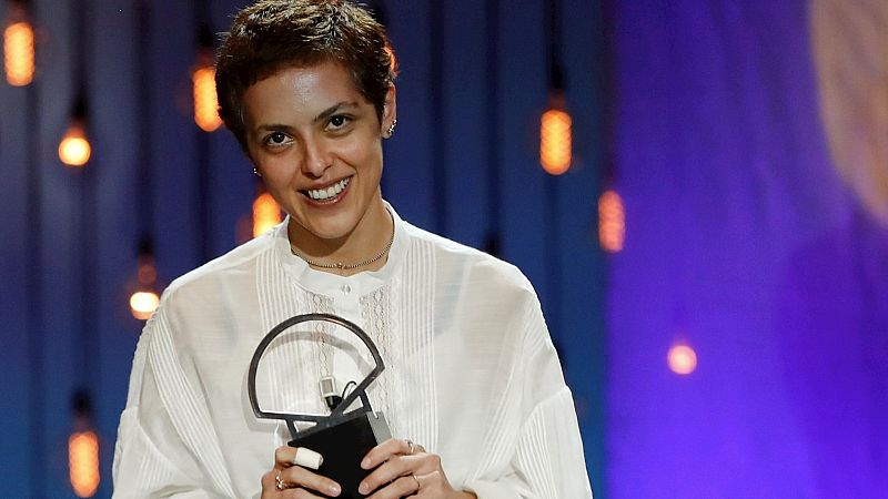 España a las 8 Fin de Semana - La georgiana 'Beginning' arrasa en el Festival de San Sebastián y se lleva la Concha de Oro - Escuchar ahora