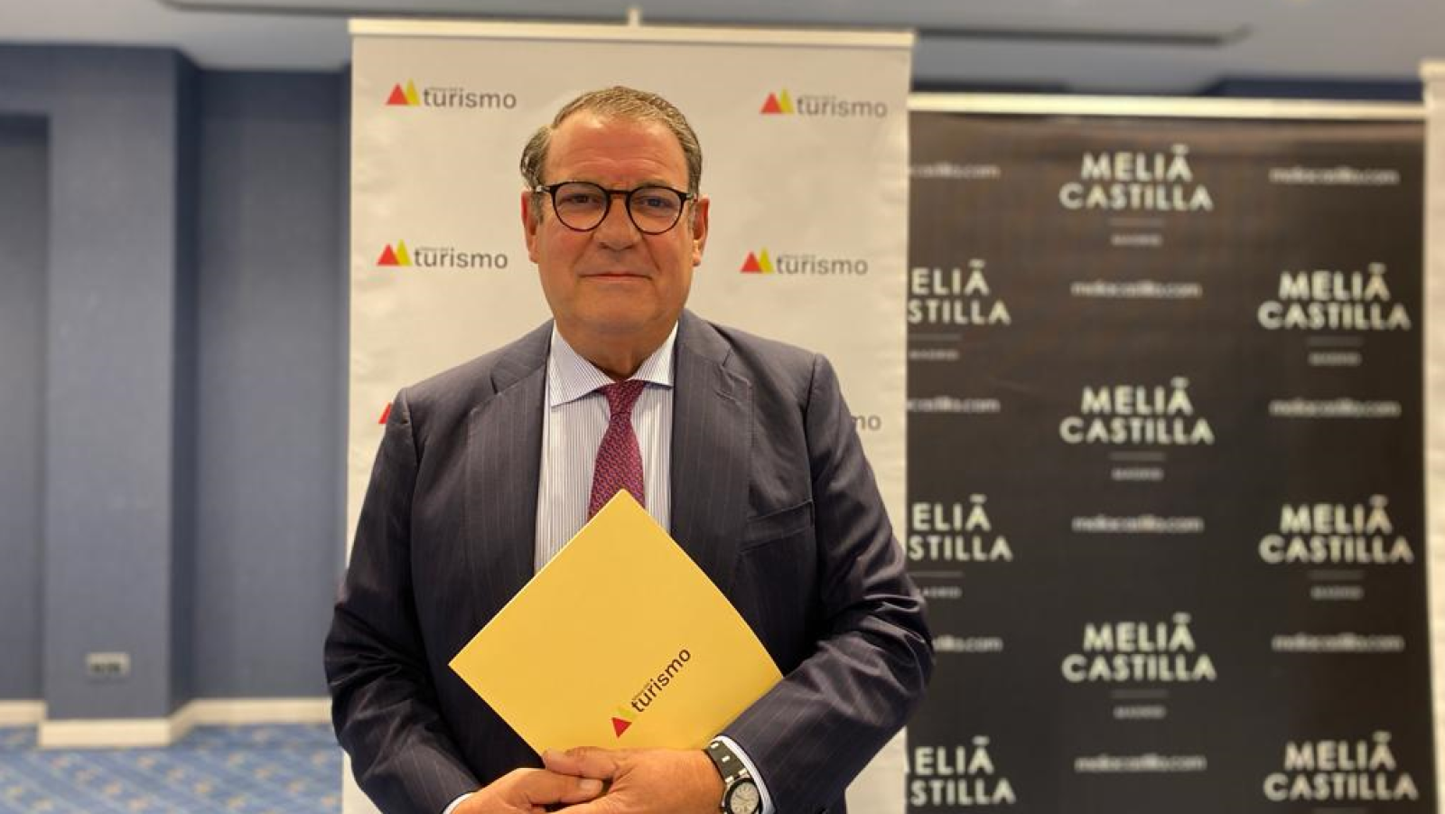 Más cerca - Turismo; un sector en estado crítico - Escuchar ahora