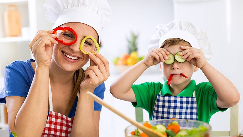 14 horas - Los niños españoles no siguen la dieta mediterránea y un 40% sufre sobrepeso